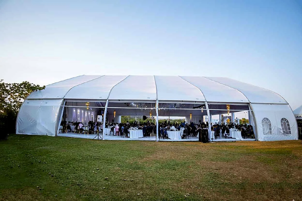 Curve Tent 30 × 30